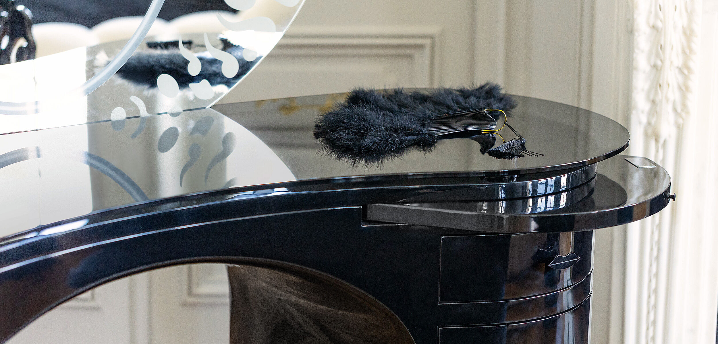 Rossy de Palma x Roche Bobois